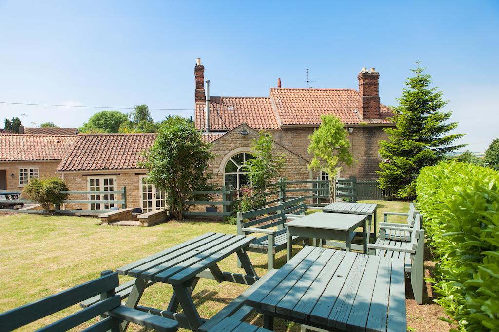 The Woodhouse Arms 2*