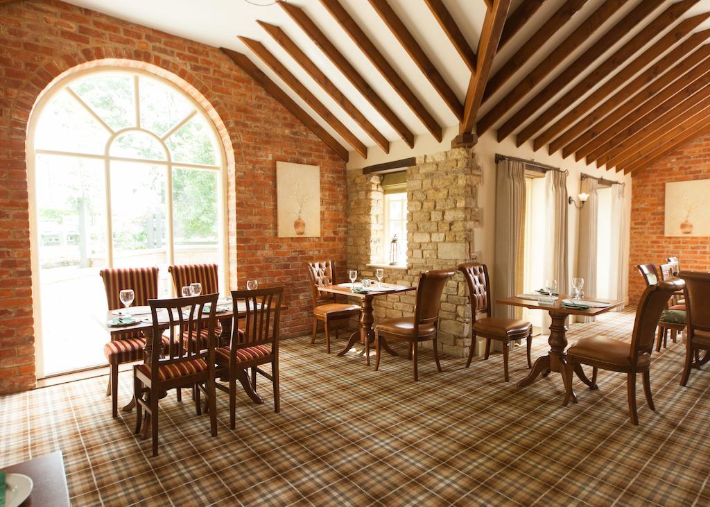 The Woodhouse Arms 2*